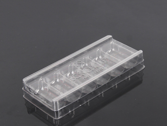医学2mlは在庫8の包装ポリ塩化ビニールの透明なまめの皿をびん詰めにする